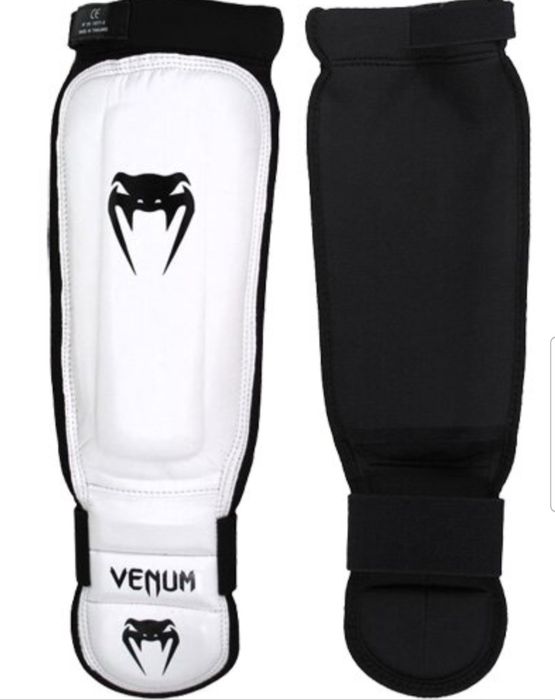 Щитки фута для ног VENUM 360 белые с внутренней стороны черные