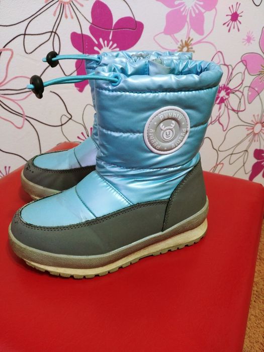 Продаю зимние сапожки на девочку