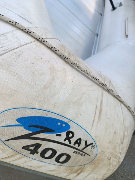 Продавам надуваема лодка Z-ray series 400, заедно с двигател  Genovo power four storke 5 кс. с.