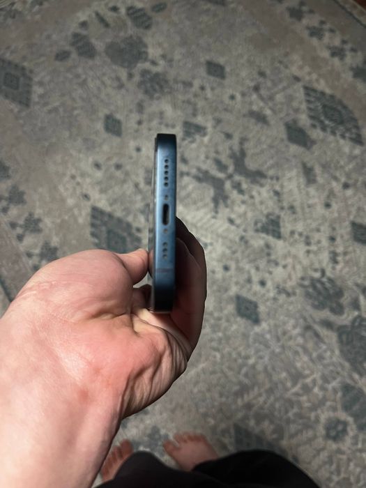 Срочно продам iPhone 13 идеал