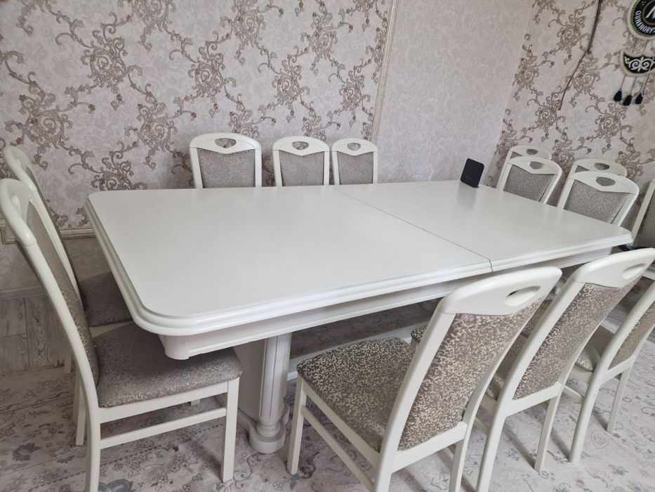 Продам стол и стулья из дуба