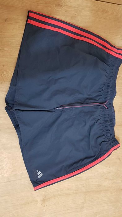 Vand sort de baie Adidas.