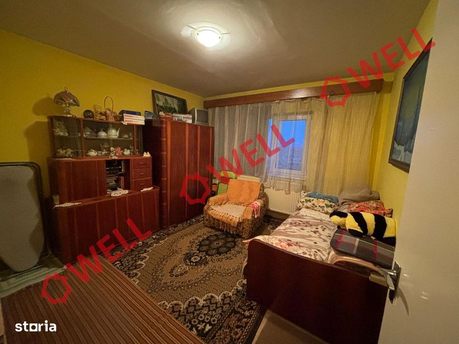 Apartament cu 3 camere de vânzare pe strada Cernatului!