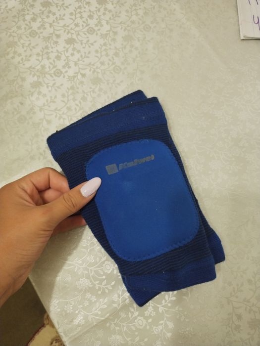 Продам наколенники в хорошем состоянии