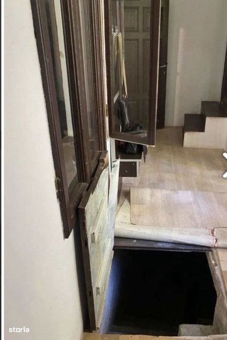 Vânzare casă cu 2 camere în curte comună cu vecini liniștiți