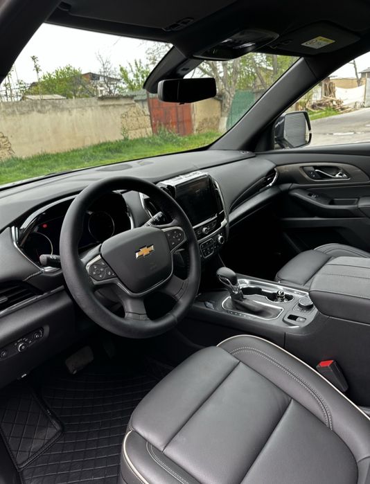 ** Traverse qora 2025