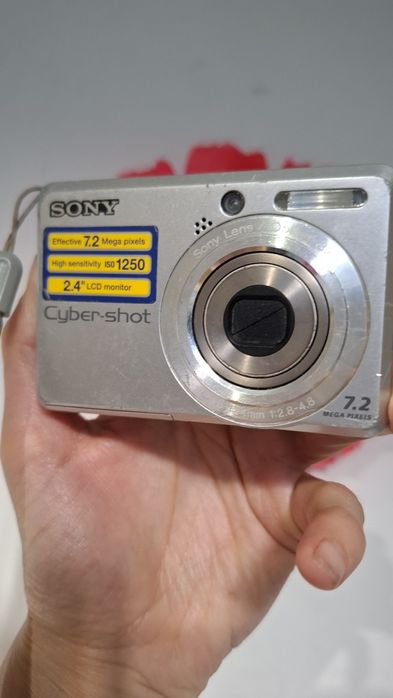 Компактен дигитален фотоапарат камера Sony S730