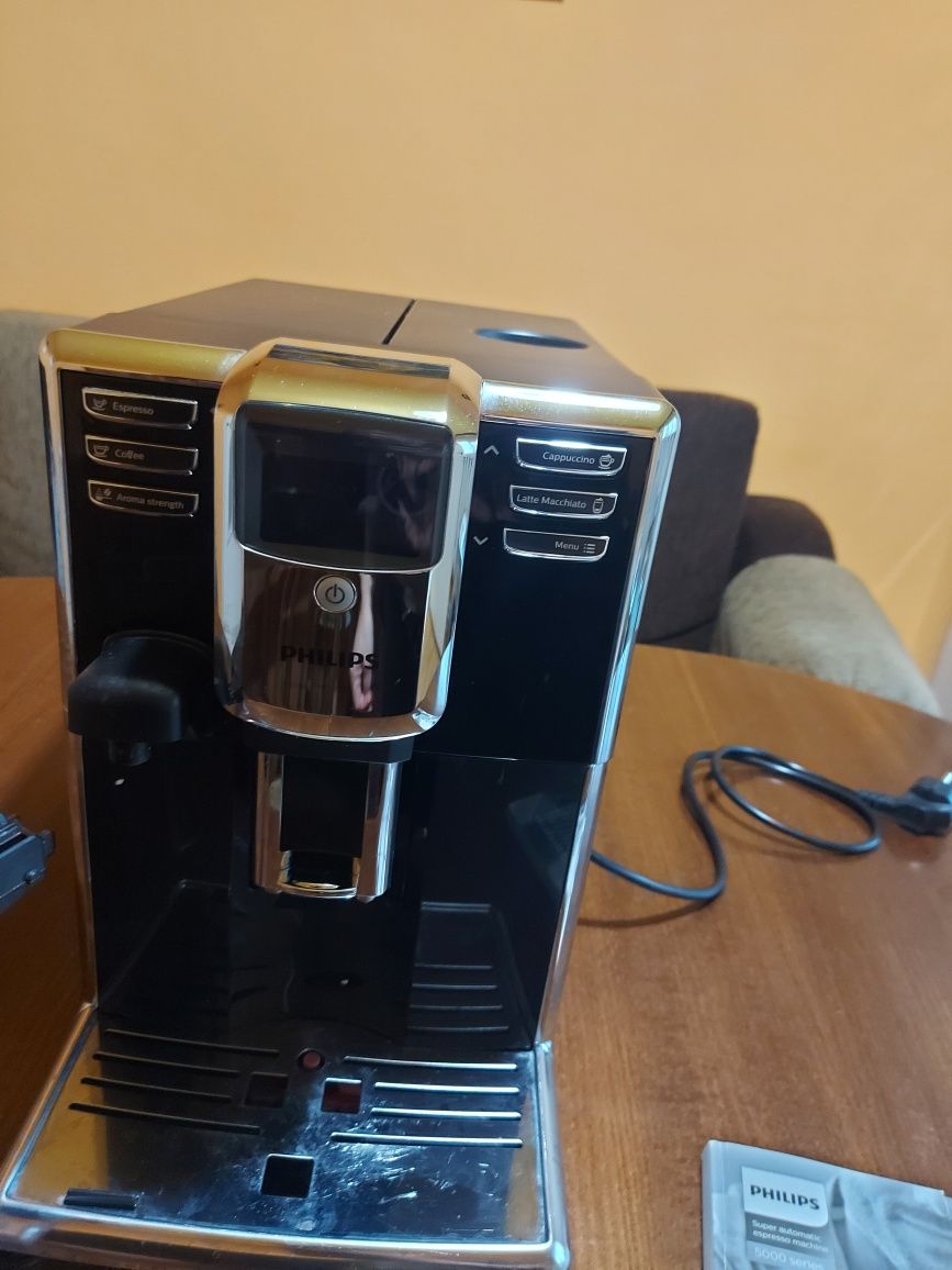 Кафеавтомат Philips серия 5000 гр. Добрич Център • OLX.bg
