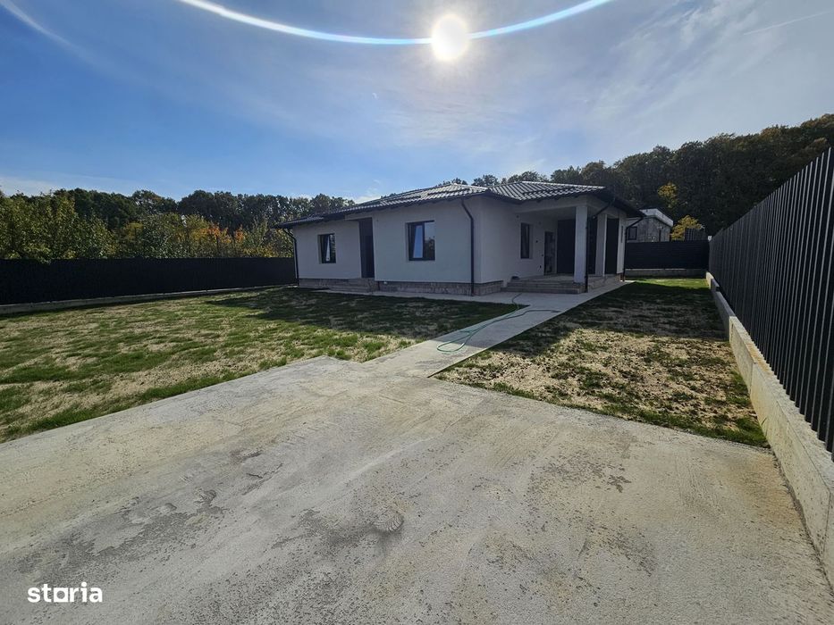 Casă Modernă pe Parter – Smeura Mutare Imediată!