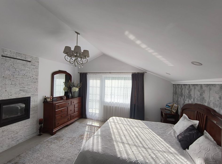 Casă de vânzare pe Aleea Dumbrăvii!