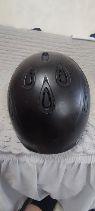 Шлем горнолыжный