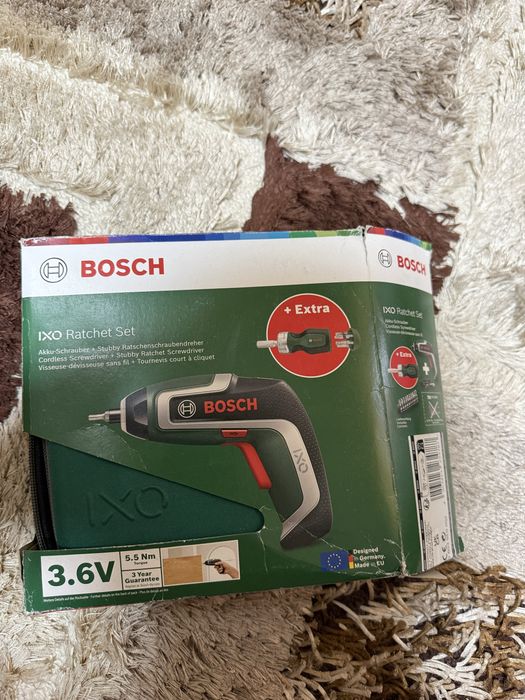 Șurubelniță electrică Bosch IXO 3.6V + set ratchet