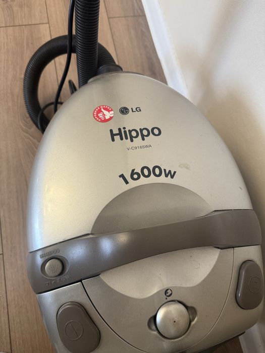 Моющий пылесос Hippo LG