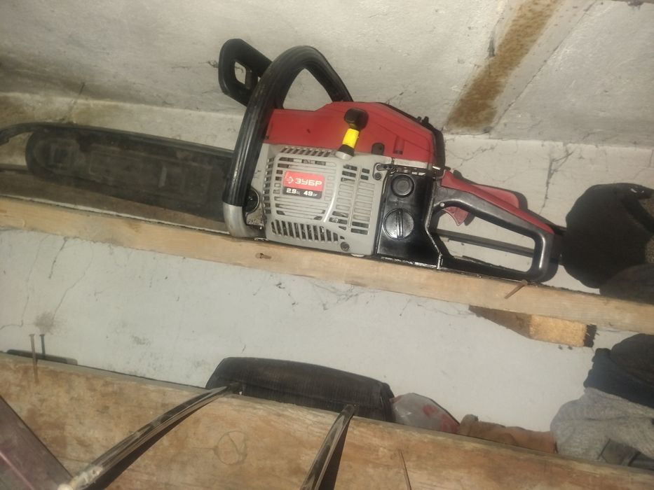 Продам бензопила зубр