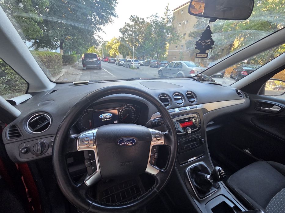 Vând Ford Galaxy 2014