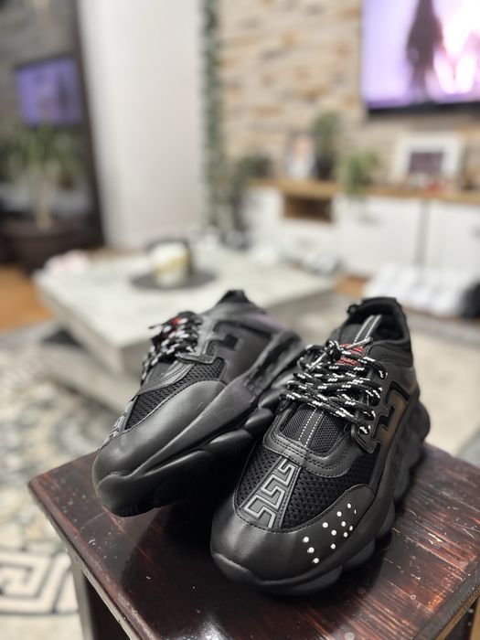 Versace chain reaction