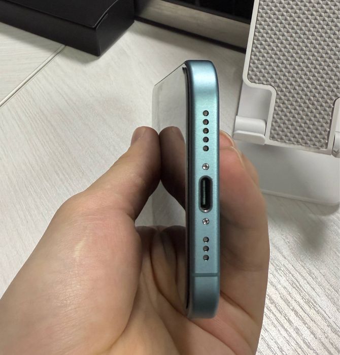 Iphone 16 Blue 256 GB 90 % yomkist. 560 sikl