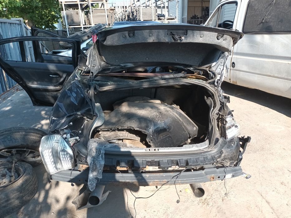 Dezmembrari BMW 3 (E90, E91, E93, E92) (2005-2013) 330 d Motorina