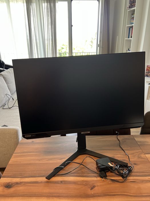 Monitor Gaming Samsung Odyssey G4 27” – 240Hz, 1ms, IPS, HDR10
