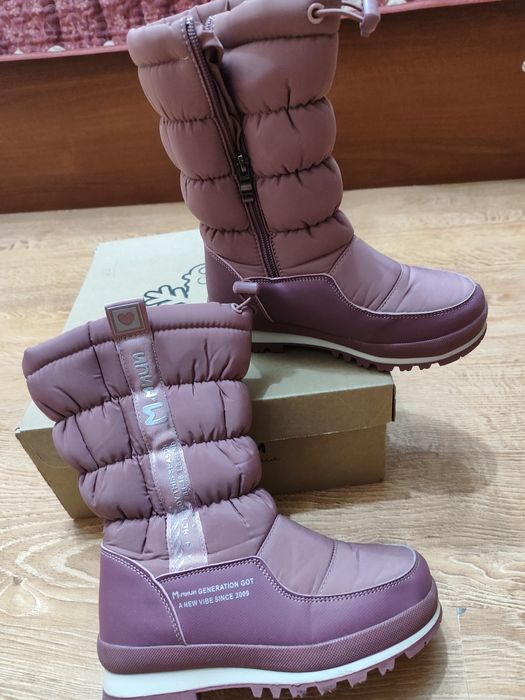 Продам зимние сапоги дутики