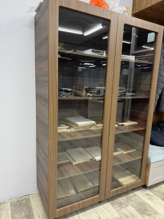 Витрина из шпона