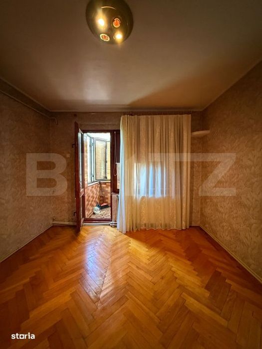 Apartament 4 camere, semidecomandat, 75 mp, zona Centru