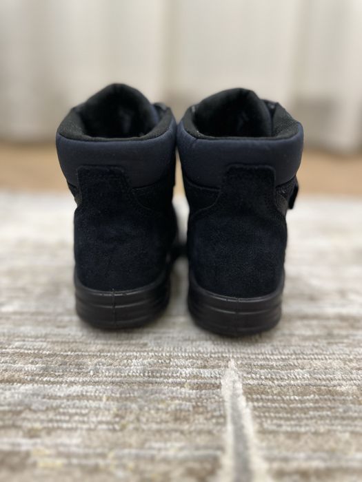 Продам детские ботинки Ecco