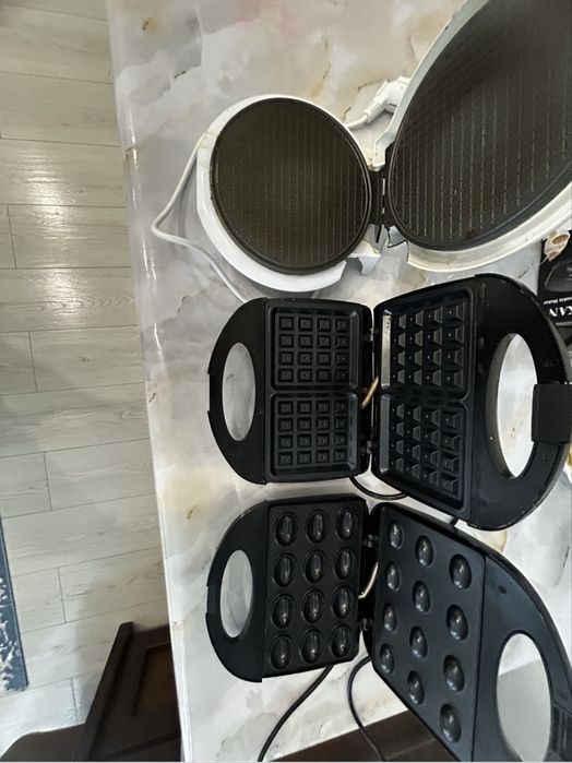 Продаю вафельницу орешницу