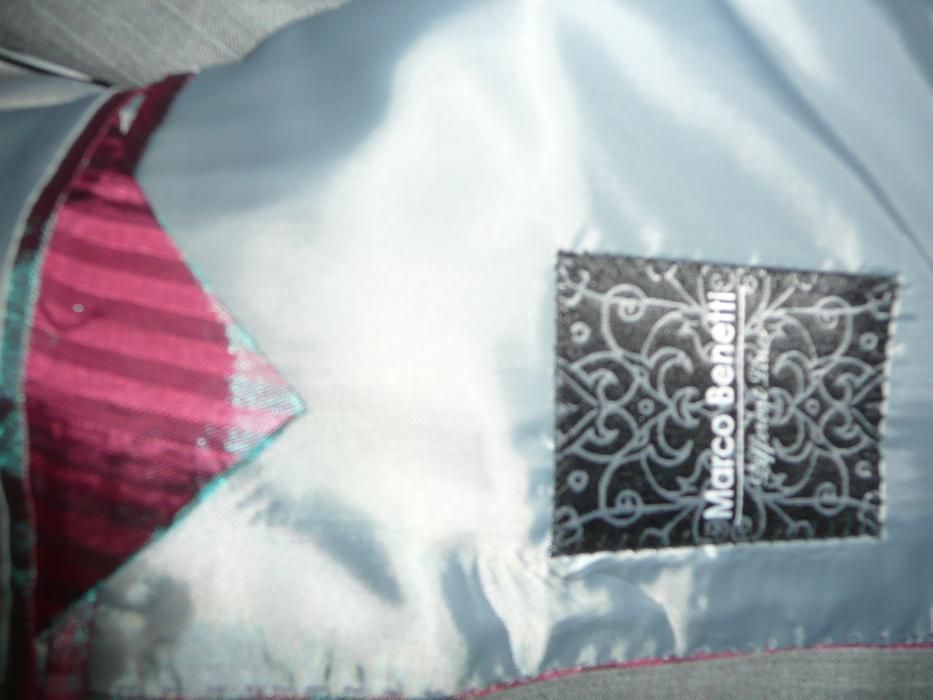 costum barbatesc elegant cu vesta. marca Marco Benetti