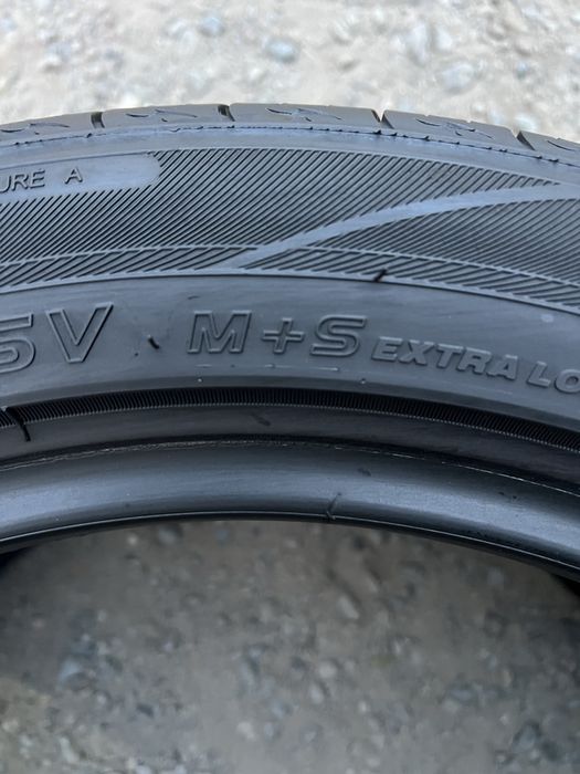 Продам резину комплект 215/50/17