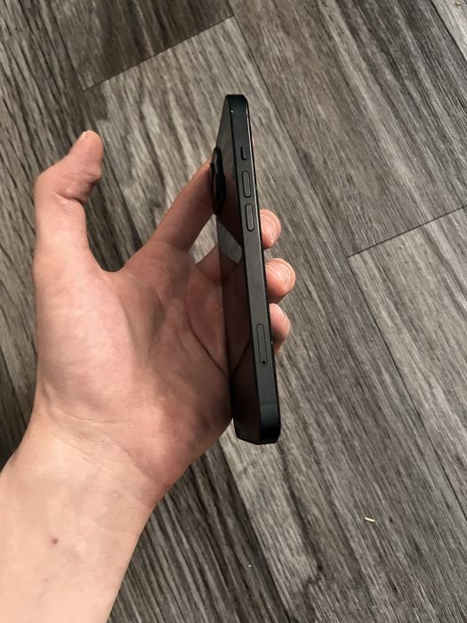 iPhone 13 (256гб) акб 84%