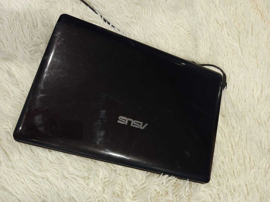 Отличный Ноутбук с SSD!