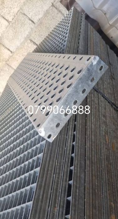 Vând trepte zincate