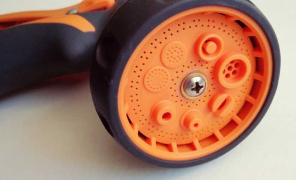 Градински пистолет с 8 функции или струйник различни видове. Нови.