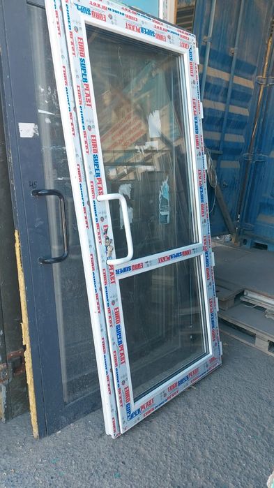 Продаю окна двери витражи