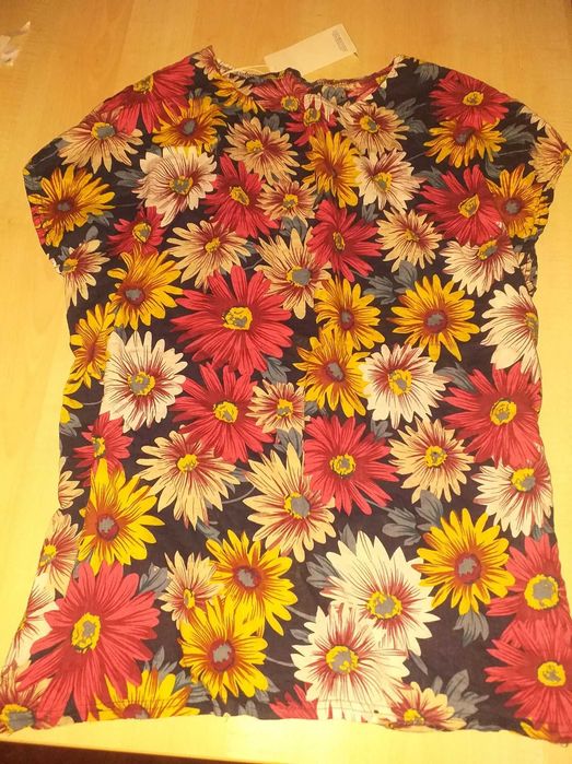 Camasa / Bluza Noua  United Colors of Benetton, model foarte frumos, marimi disponibile S  M, L, XL, 2XL  3XL