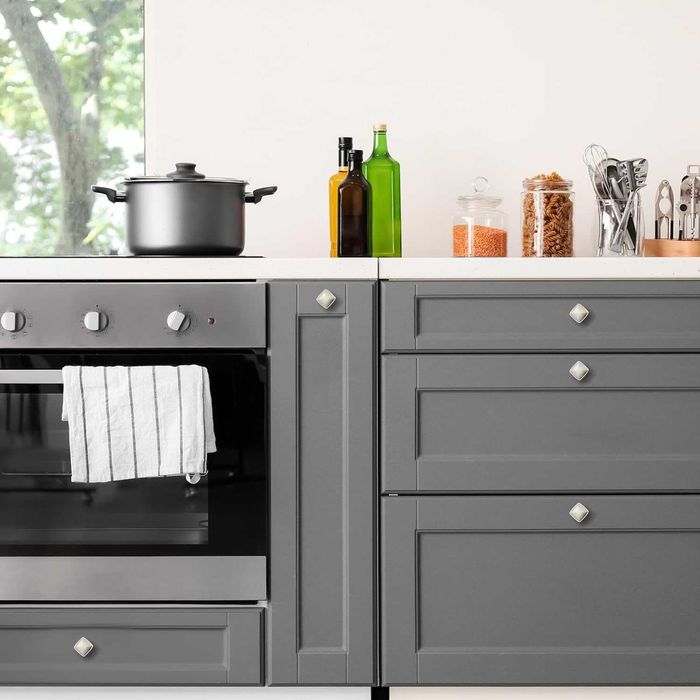 Квадратна дръжка от полиран никел за кухненски шкафове и чекмеджета