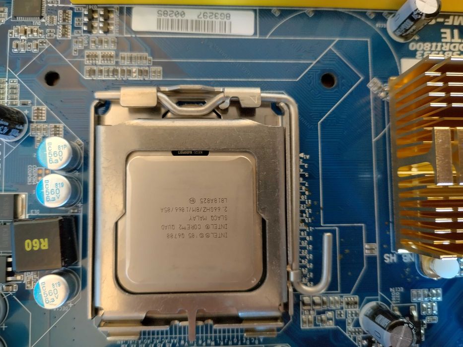 Placa de baza Gigabyte, socket 775 + Q6700, 4xDDR2 testata