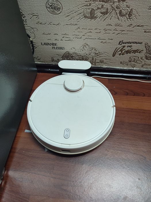 Продаю робот Пылесос