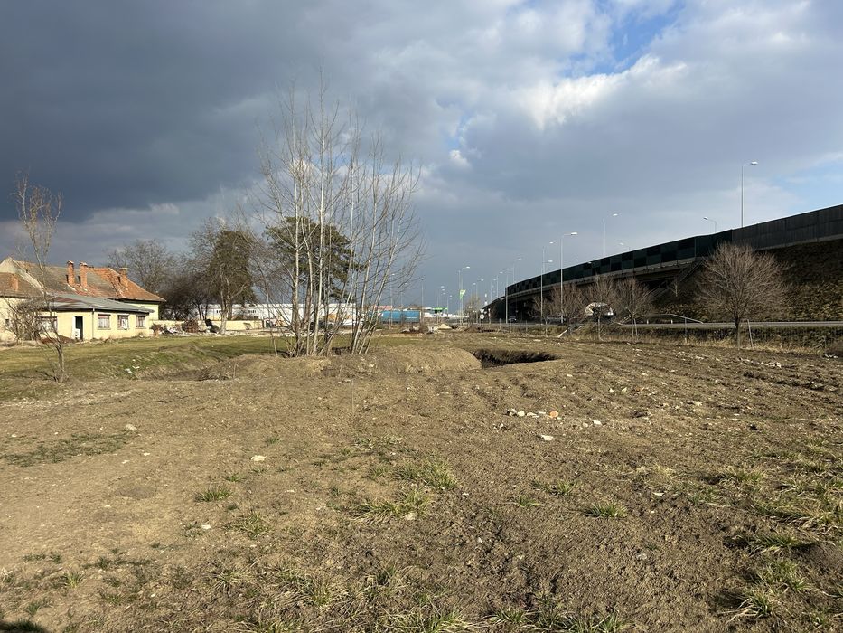 Inchiriez teren in Brasov