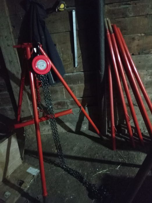 Продам трёх ножку