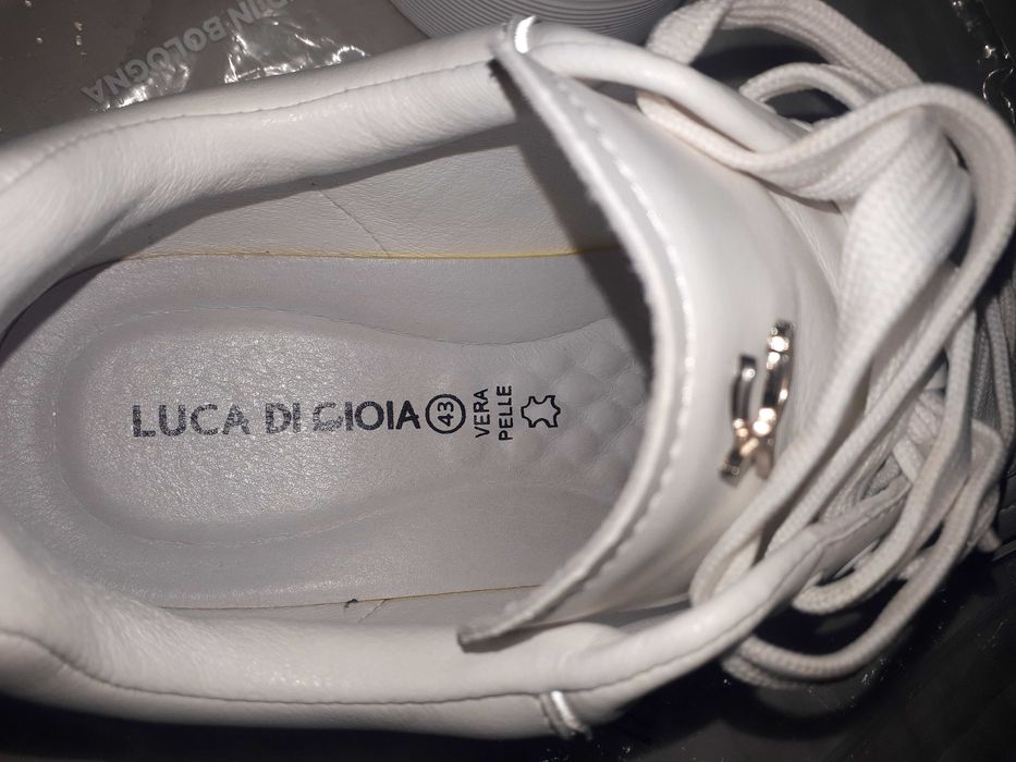 Sneakers  Luca di Gioia albi din piele -- Banii merg la un baiat bolnav de cancer.