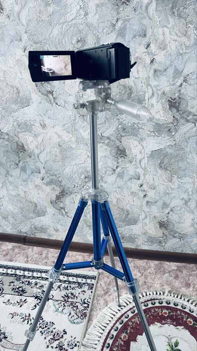 Продам видеокамеру SONY Handykam