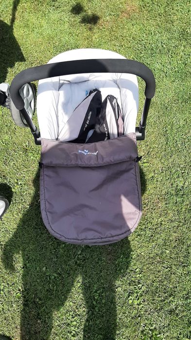 Бебешка количка с зимен и летен кош много запазена.