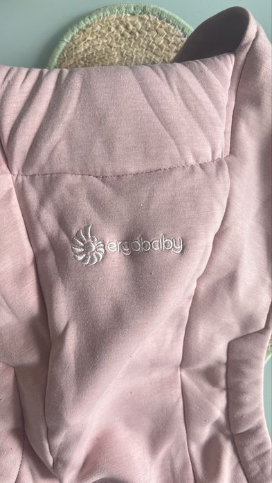 Раница за бебеносене Ergobaby Embrace blush pink