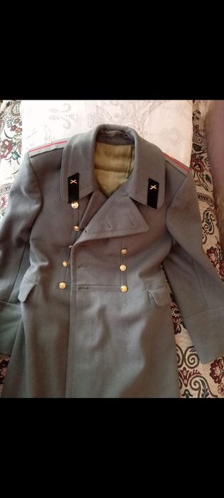 Продам шинель и три формы