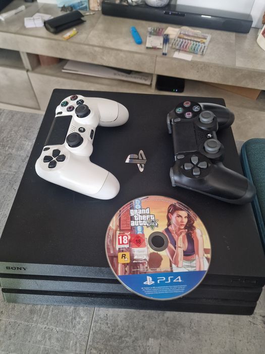 Ps4 pro 1tb с 2 джойстика
