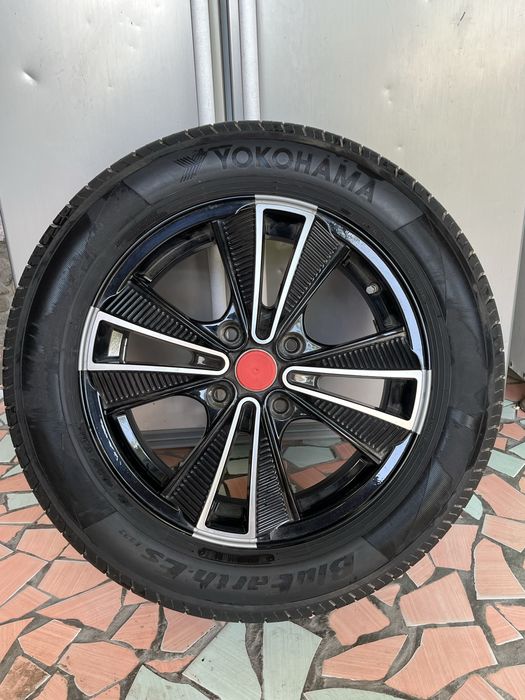 Продам диск с шиной YOKOHAMA .4шт
