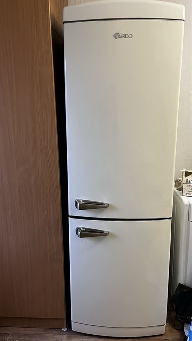 Продам холодник Бирюса ARDO
