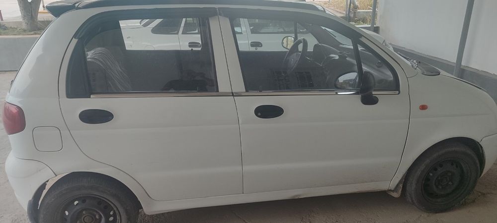 Matiz moshina sotiladi